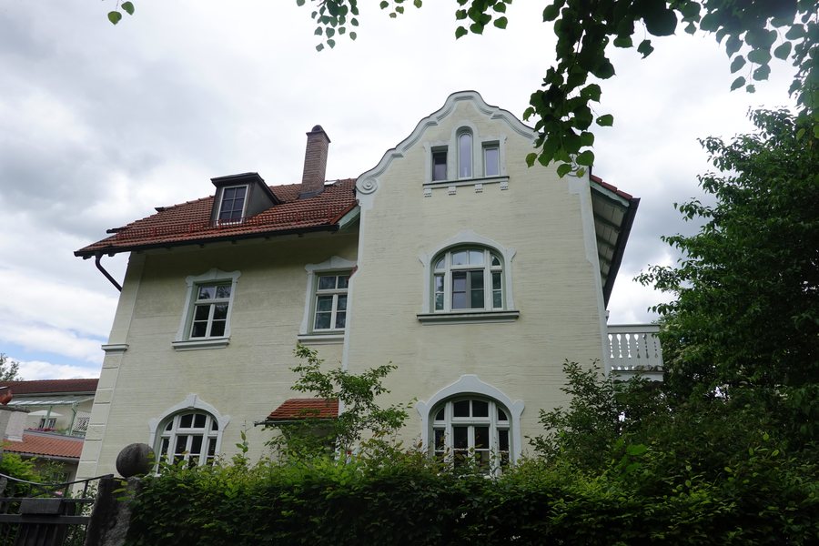 File:Friedrich-Ebert-Str. 15 Kolbermoor.jpg