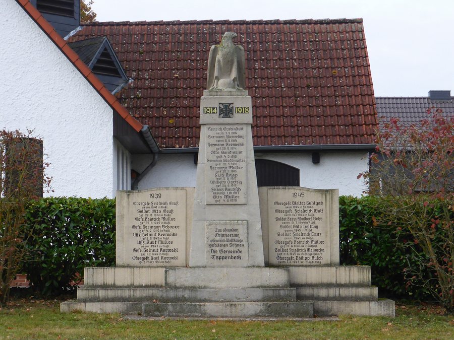 File:Tappenbeck Ehrenmal.jpg