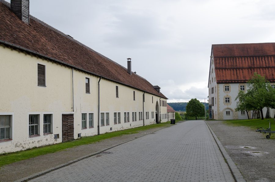 File:Ochsenhausen, Kloster-001.jpg