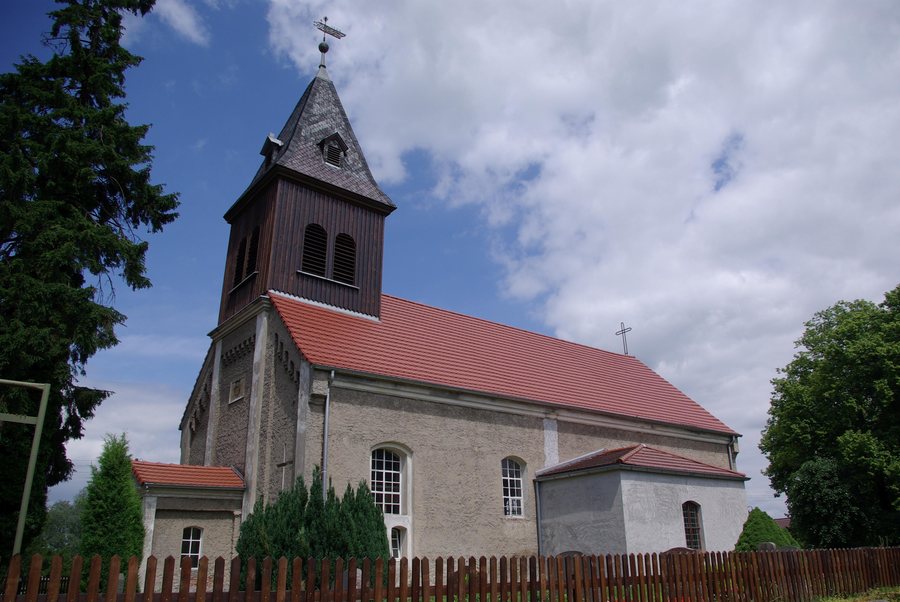 File:Dorfkirche Giesensdorf Tauche.jpg