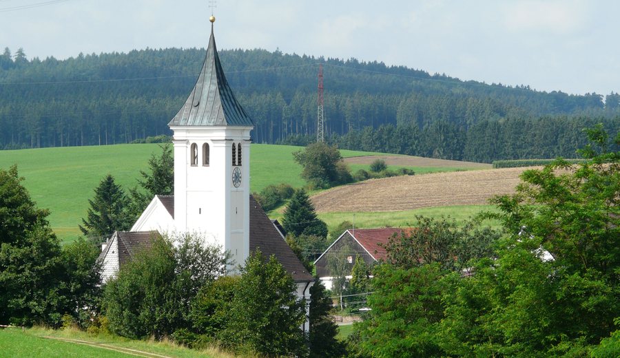 File:Aichen, GZ - Kirche v NO.JPG
