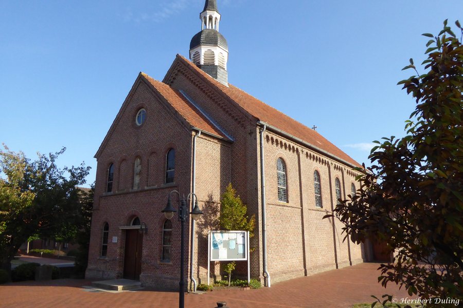 File:Hoogstede - kath.Kirche-1.JPG