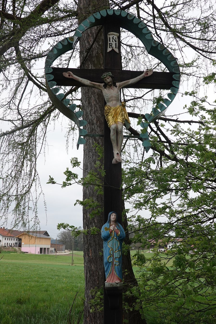 File:Wegkreuz Albaching.jpg