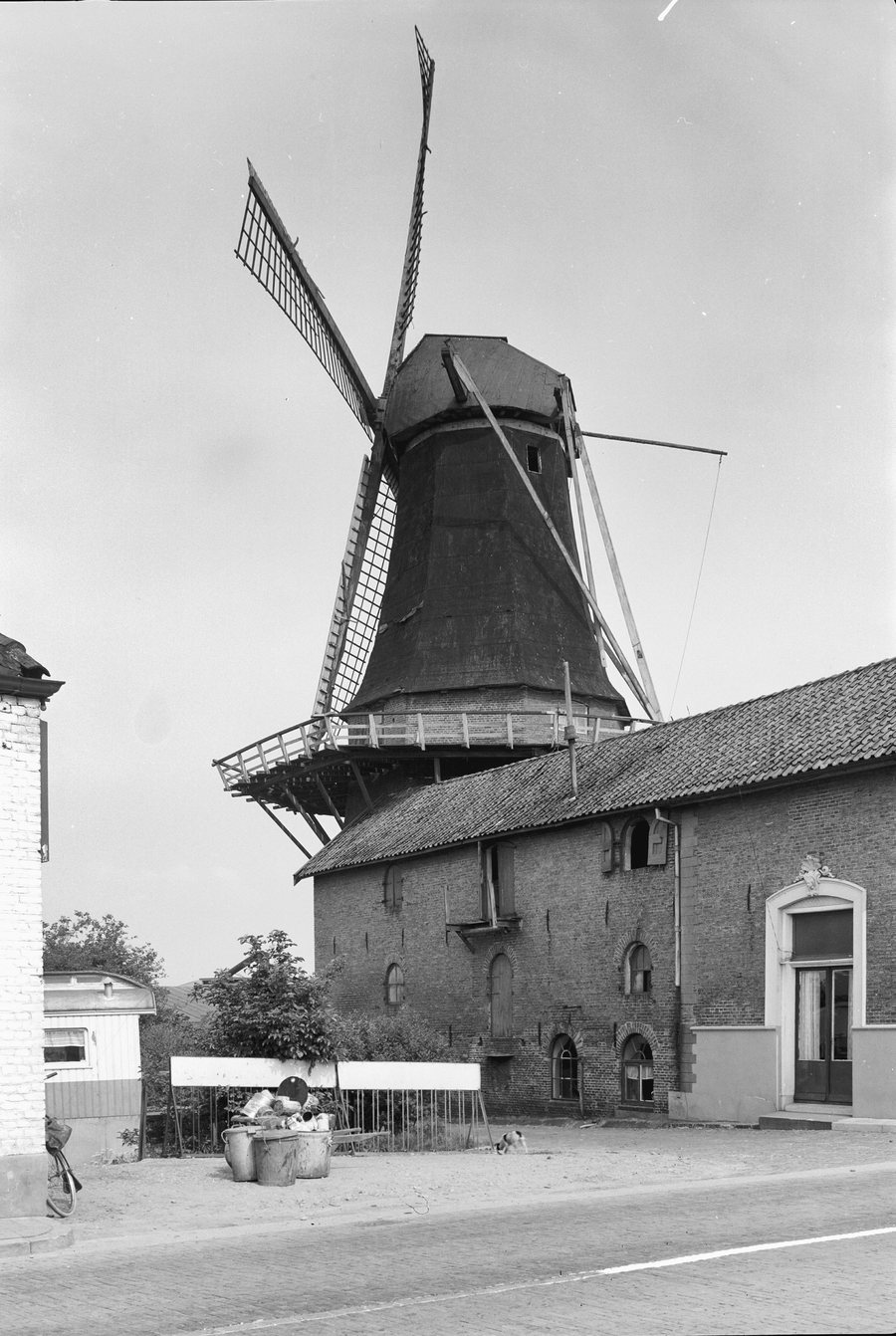 File:Molen De Bökkers Mölle, Olst-Wijhe, Overijssel RCE.jpg