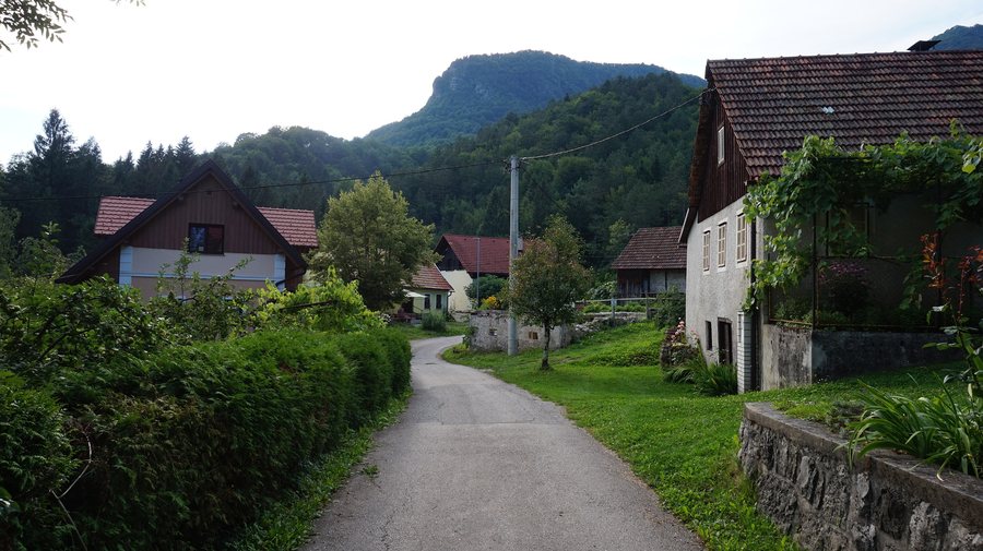 File:Jakšiči.jpg