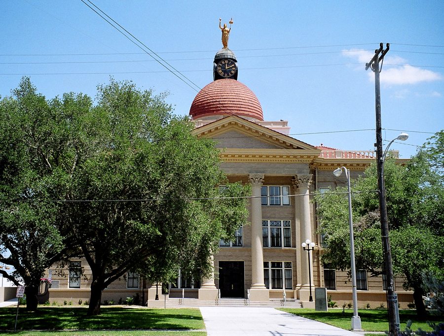 Здание Bee County Courthouse в Бивилле, Техас