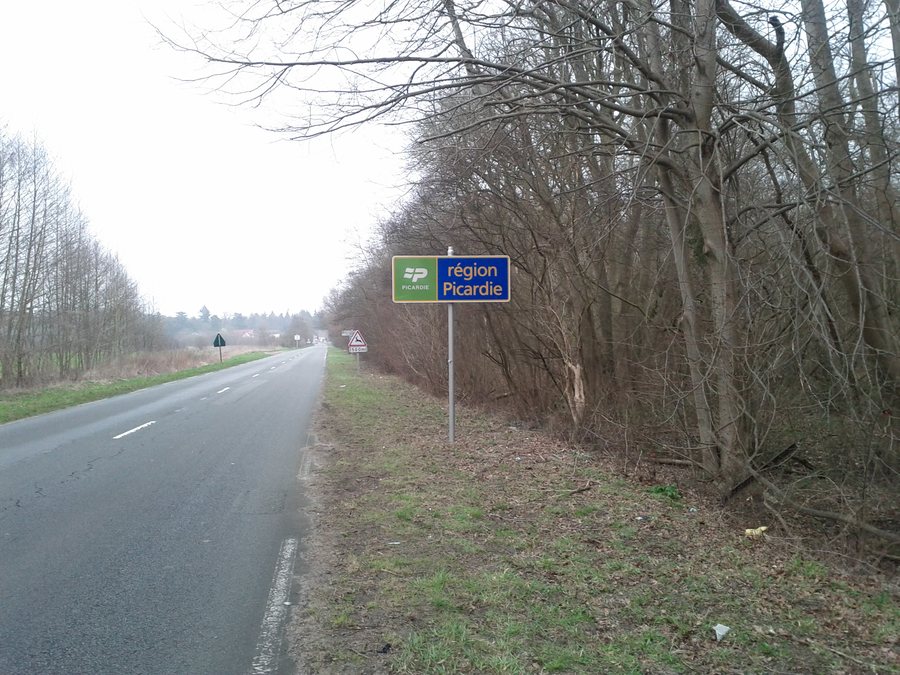File:Avenue de Royaumont à Lamorlaye (Oise).jpg
