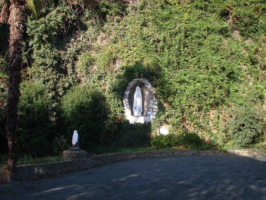 File:Grotte de Saint-Rémy-en-Mauges (49).jpg