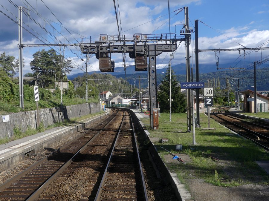 File:Ligne de la Maurienne en gare de Montmélian (septembre 2022).JPG