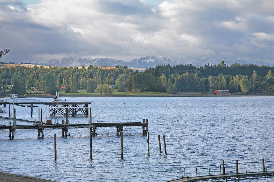 Te Anau am Ufer des Lake Te Anau in Southland, Neuseeland