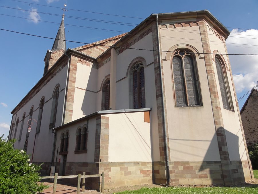 Церковь Sainte-Lucie в Нидерхергейме в департаменте Верхний Рейн