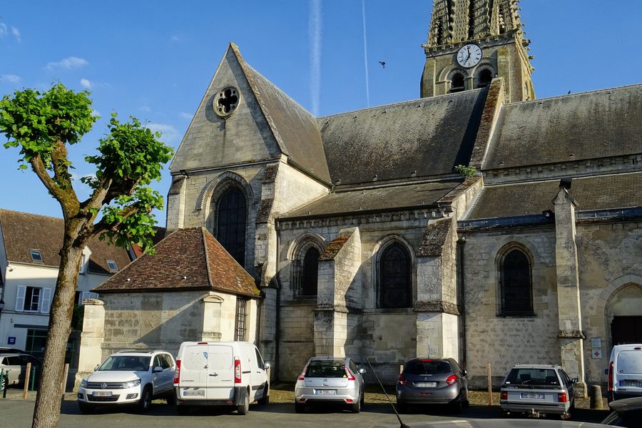 Хор и колокольня церкви Saint-Martin в Плайи, вид с севера