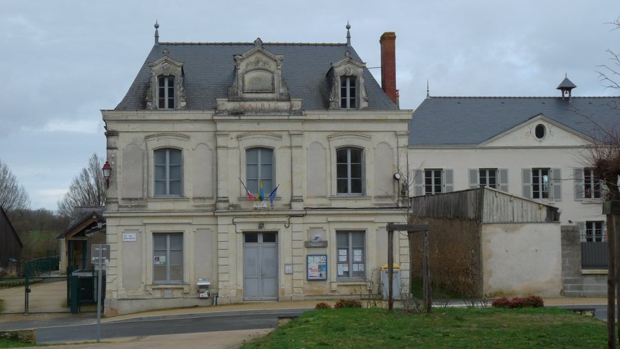 File:Cheviré-le-Rouge (49) Mairie - Extérieur - 01.jpg