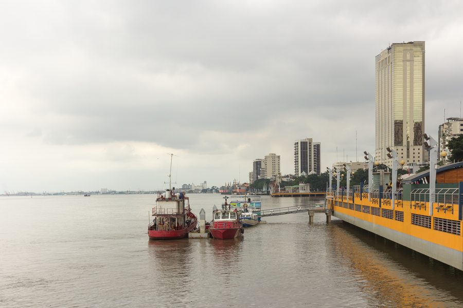 Blick auf den Malecón 2000 am Guayas-Ufer in Guayaquil, Ecuador