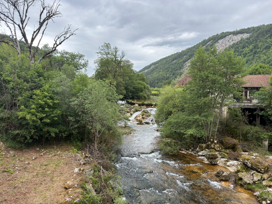 File:L'Ain à Syam.jpg