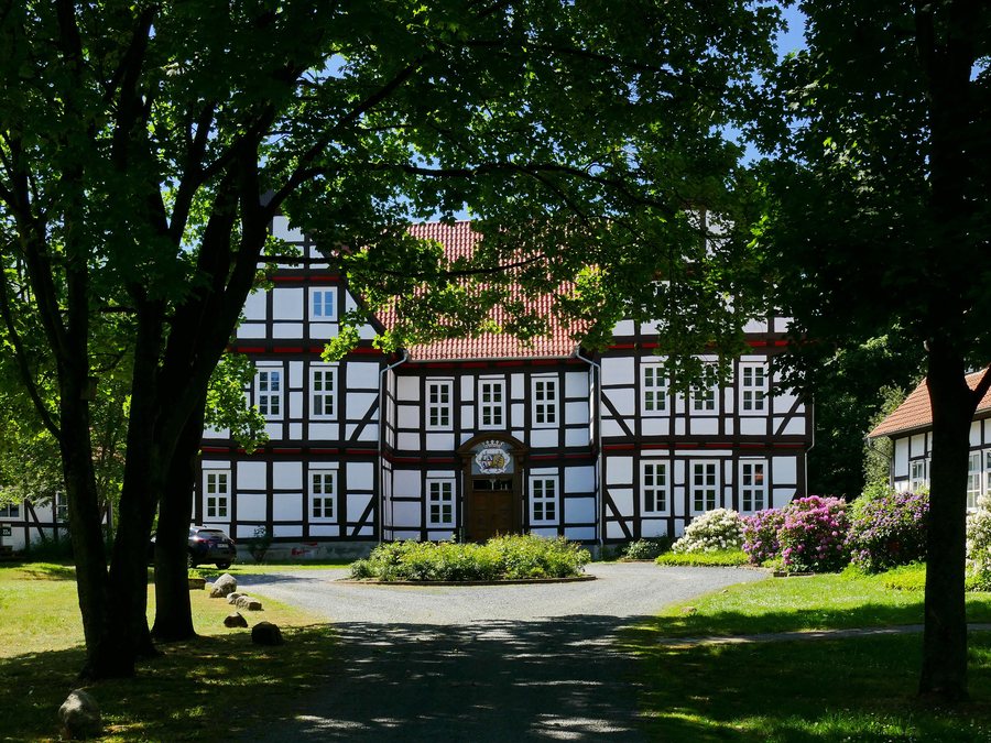 File:Junkernhof Uetze, Herrenhaus.jpg