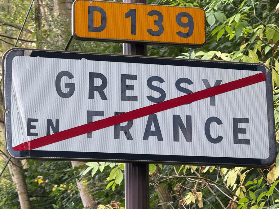 File:Panneau Sortie Gressy France Rue Saint Denis - Gressy (FR77) - 2025-09-13 - 1.jpg