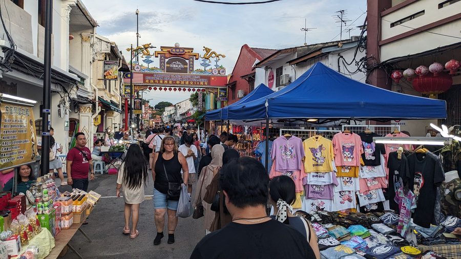 Ночной рынок Jonker Street в Мелаке
