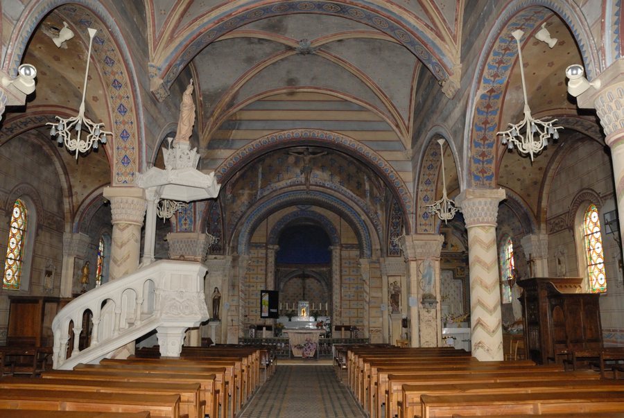 File:Église Saint-Irénée de Briennon, intérieur.jpg