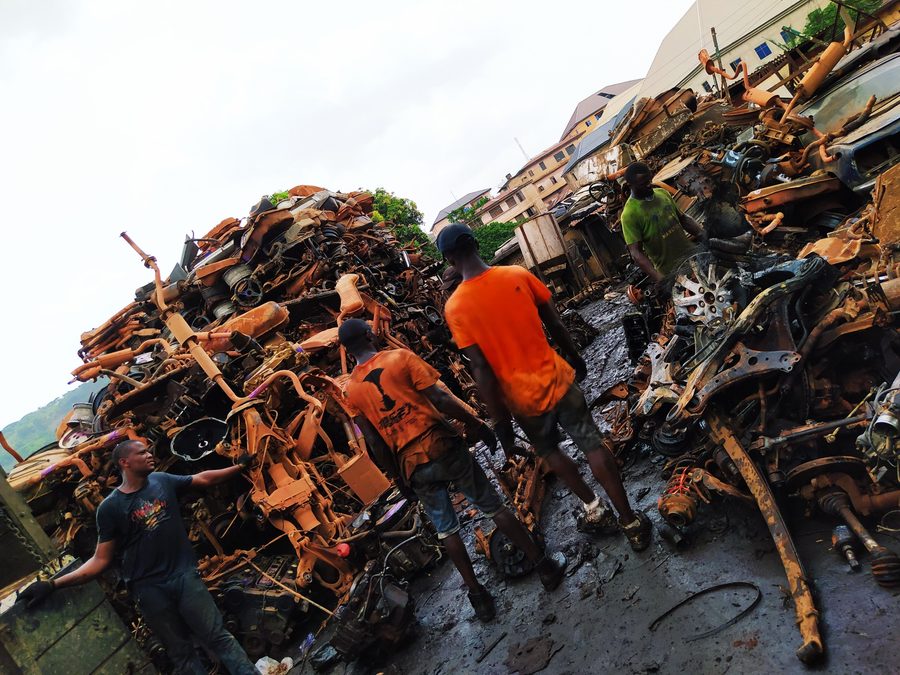Schrottplatz im Coal Camp in Enugu, Nigeria