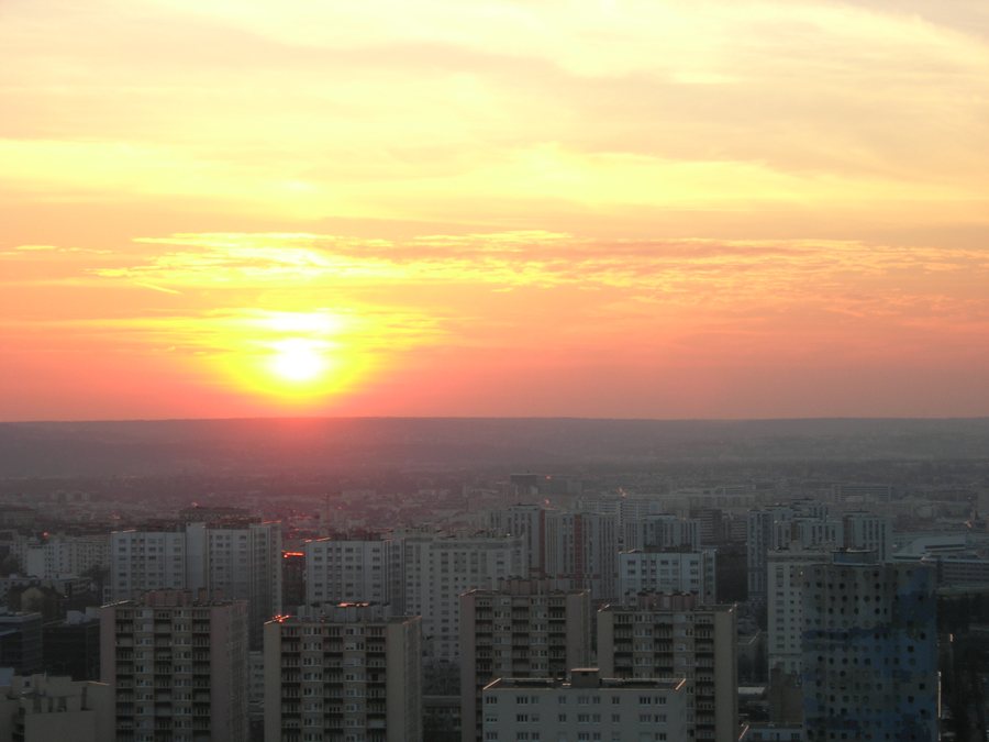 File:Sunset on Nanterre, France 02.jpg