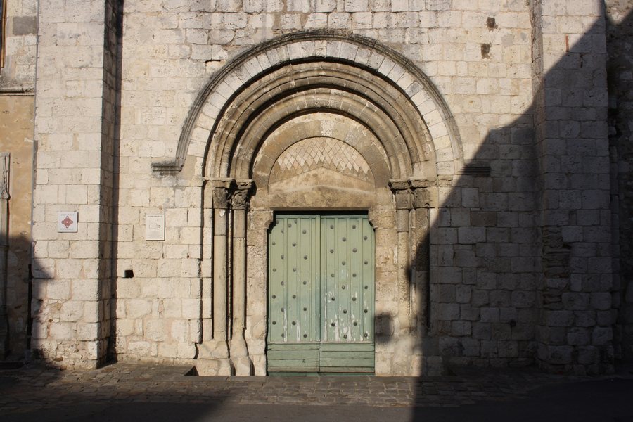File:Église Saint-Nicolas de Saint-Arnoult-en-Yvelines 2011 004.jpg