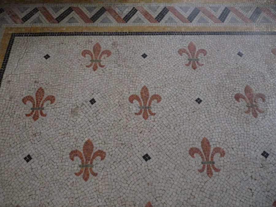 File:Le Pin-en-Mauges (49) Église Saint-Pavin - Intérieur - Dallage.jpg