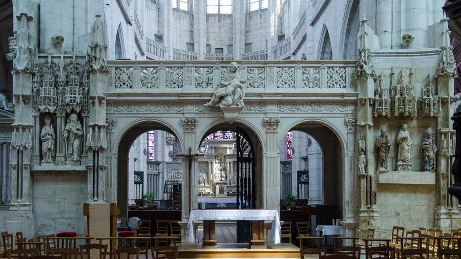 File:Jubé de l'église Saint-Florentin - Saint-Florentin.jpg