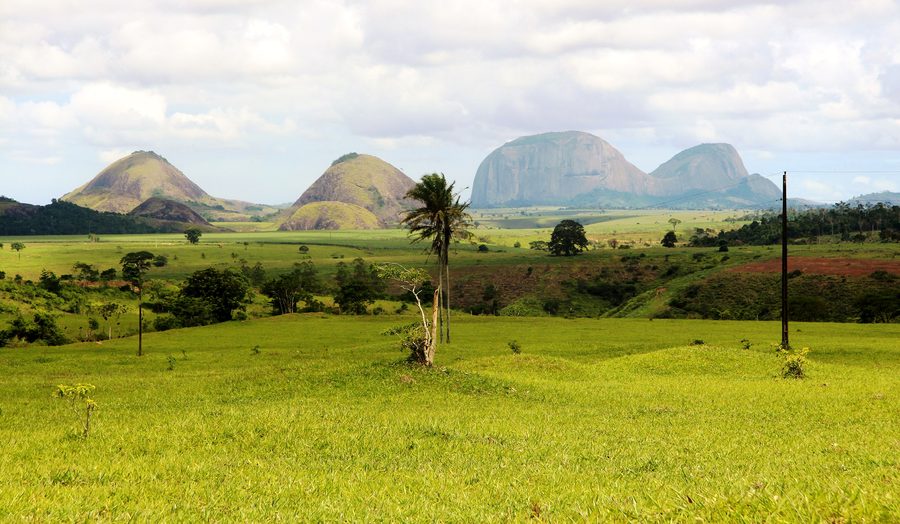 Panoramablick auf die Serra dos Aimorés bei Nanuque in Minas Gerais