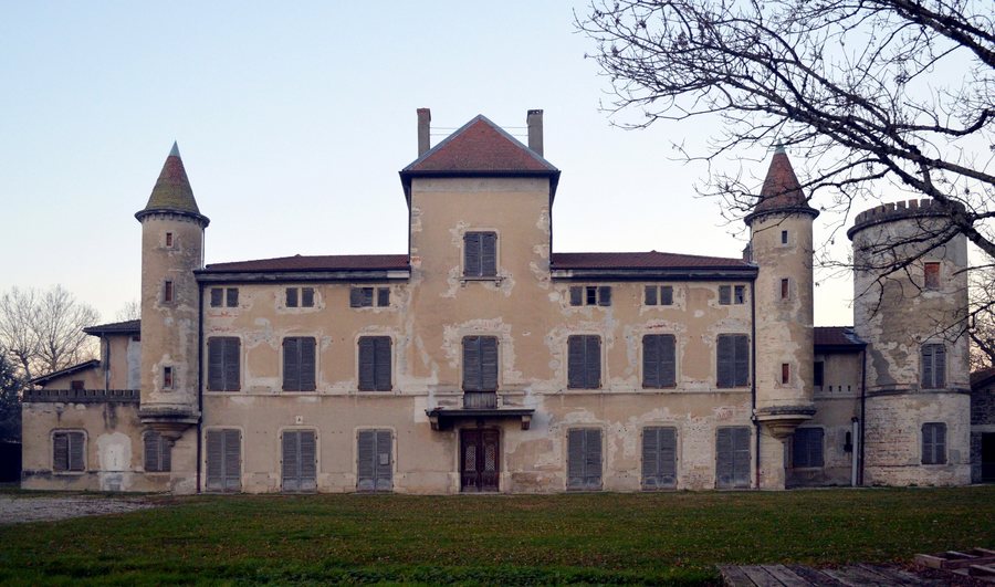 File:Château Chiloup - Dagneux - décembre 2016.jpg