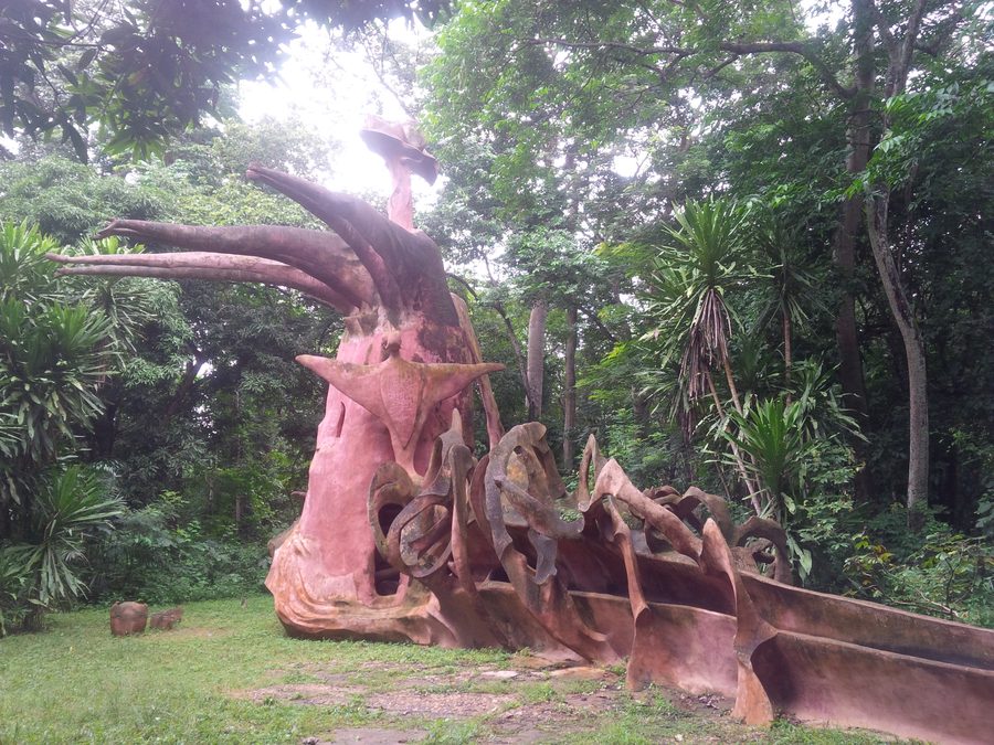 Skulptur im Osun-Osogbo-Hain in Oshogbo, Osun State, Nigeria
