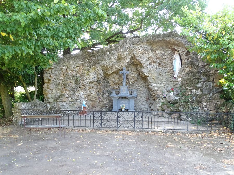 File:Grotte de Lourdes (Belligné).jpg