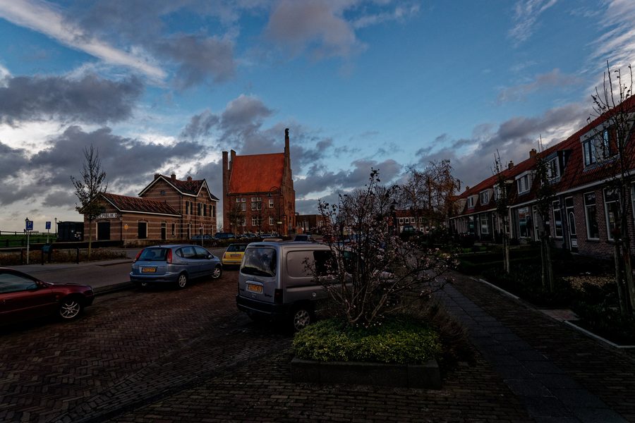 Вид на ратушу Медемблика со стороны Dam и Overtoom