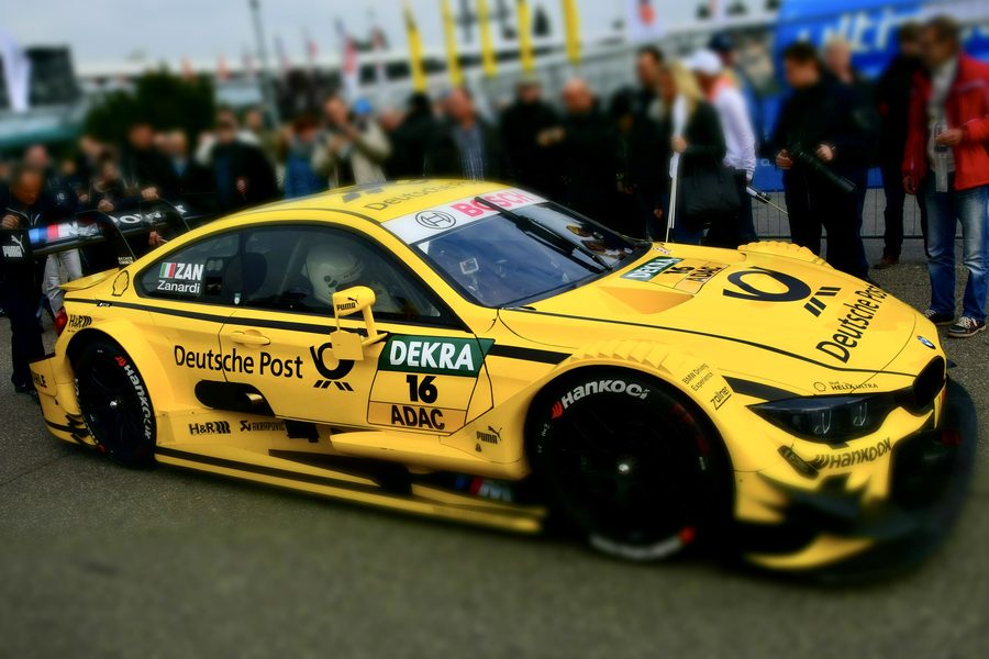 Гоночный автомобиль BMW M4 DTM на Хоккенхаймринге
