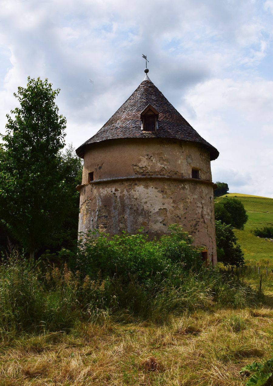 File:Avenas Le Sauzay 69 France.jpg