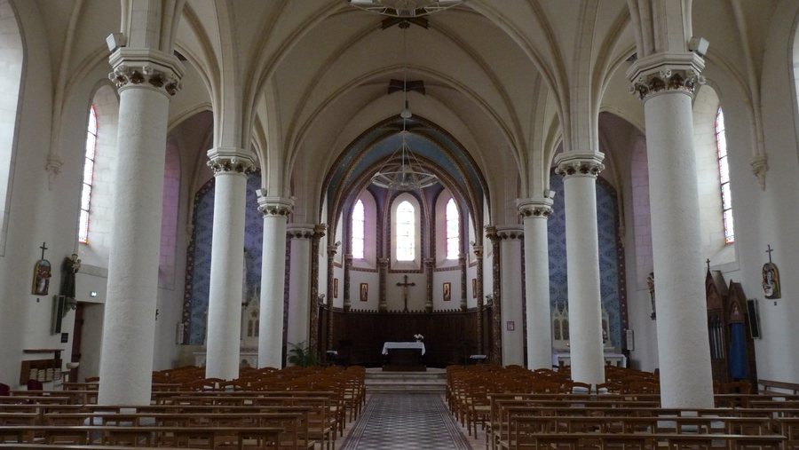 File:Champ-sur-Layon (49) Église Notre-Dame - Intérieur - 01.jpg