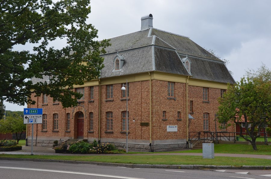 File:Tingshuset Mellerud 01.jpg
