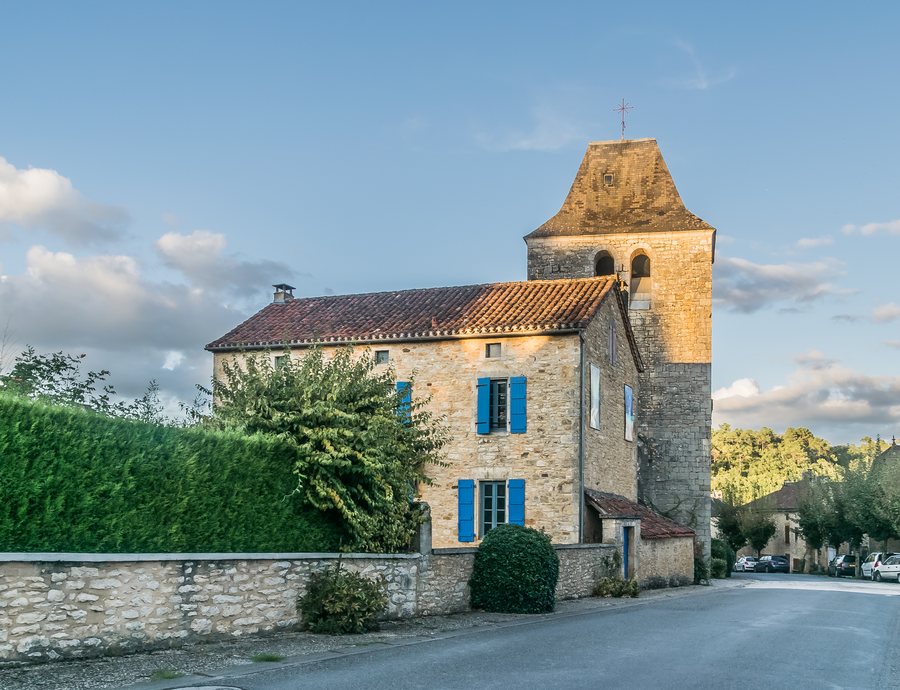 File:Church of Saint-Pierre-es-Liens in Goujounac 01.jpg