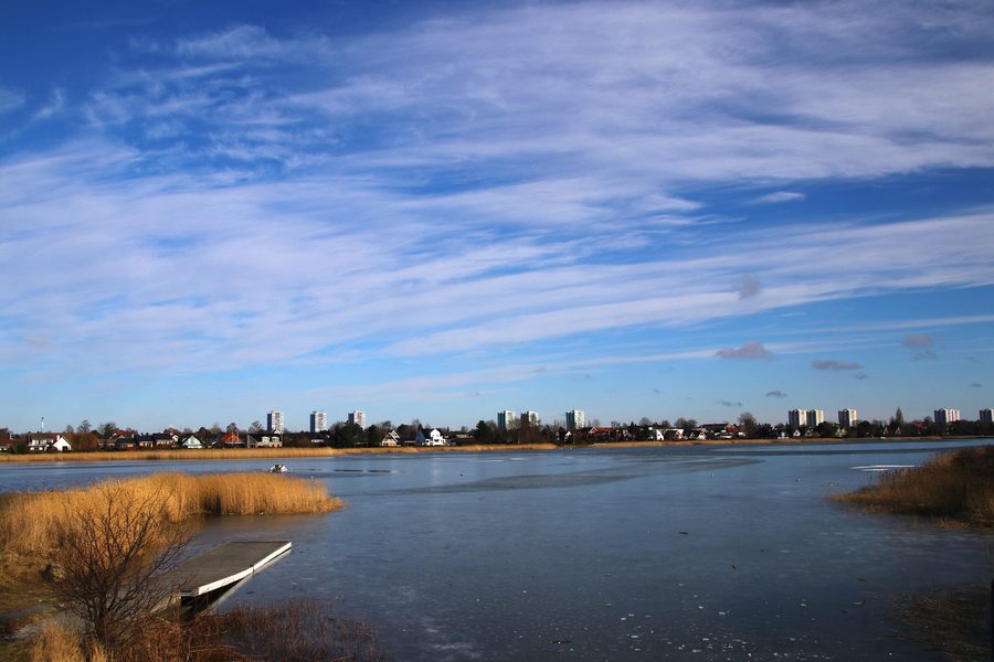 Валлeнсбек в Strandparken с прибрежным ландшафтом