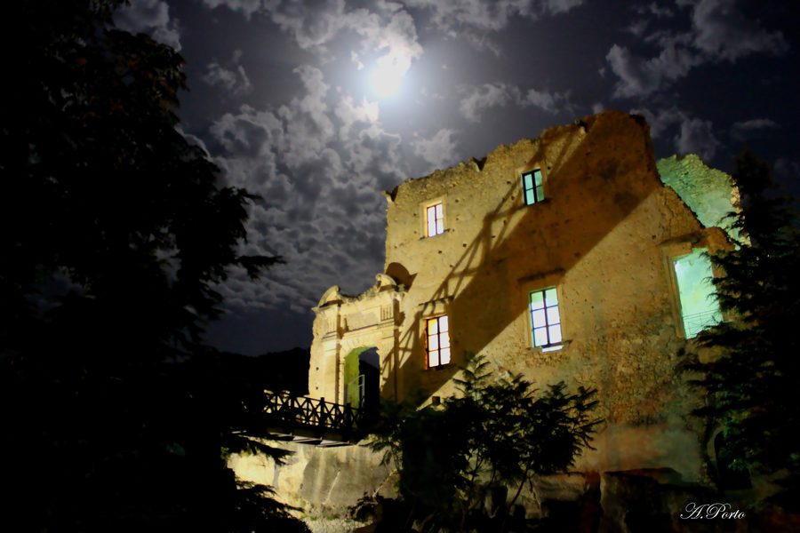 Castello della Valle на плато Фьюмефреддо-Бруцио