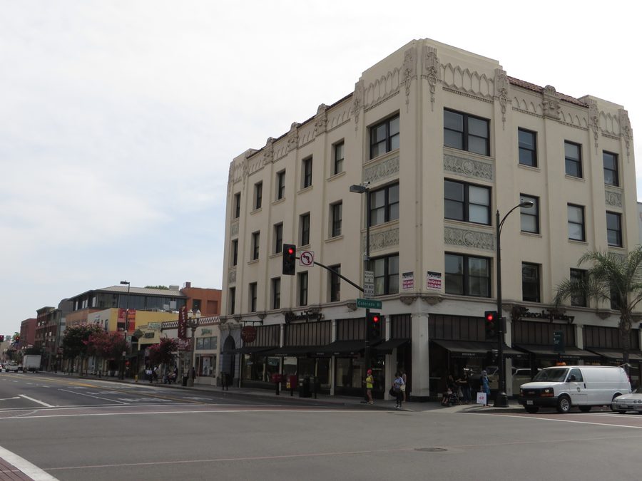 Исторический вид улицы на бульваре Колорадо в Old Pasadena, Пасадена, Калифорния