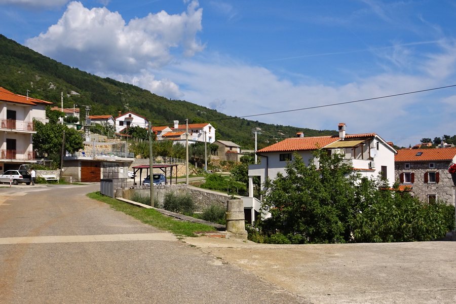 File:Martina HR.JPG