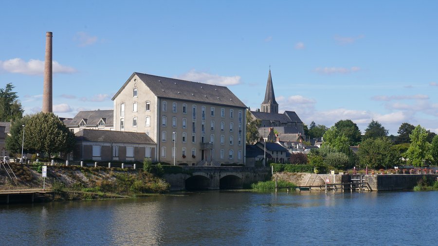 File:Châteauneuf-sur-sarthe moulin.jpg