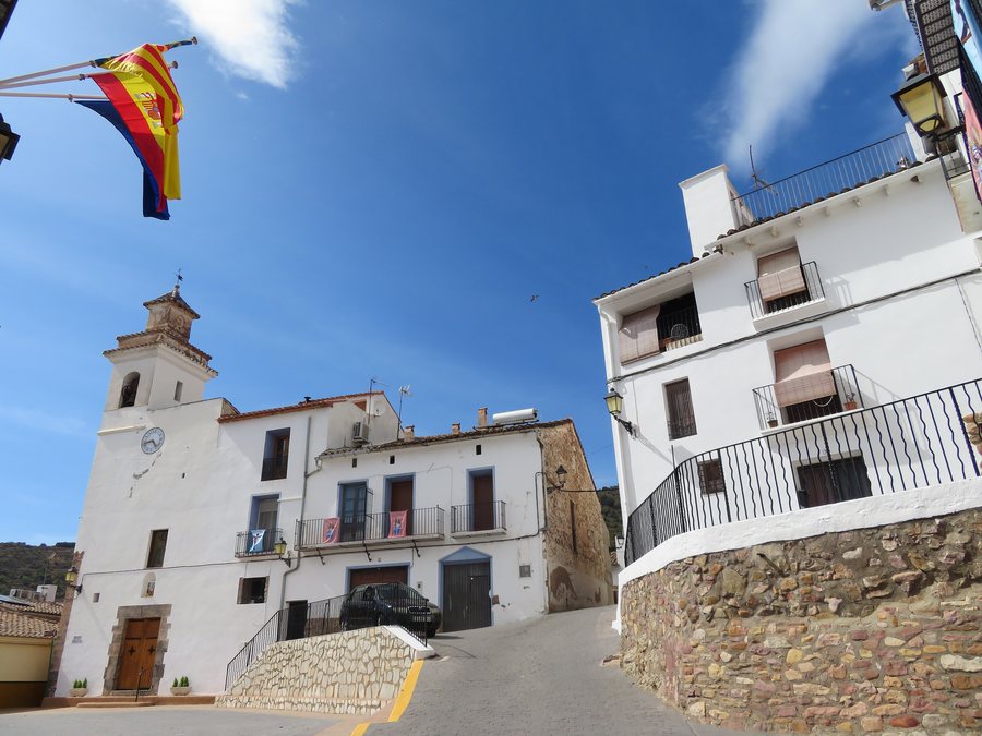 File:Iglesia Parroquial de Chóvar (Castellón).jpg