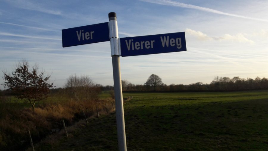 File:Vier Vierer Weg Ruhwinkel.jpg