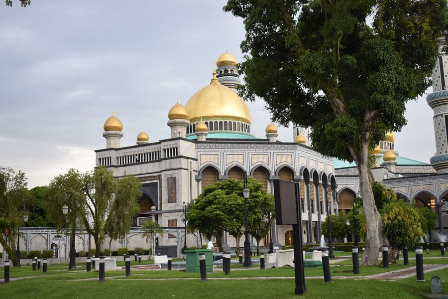 Мечеть Jame Asr Hassanil Bolkiah в Бандар-Сери-Бегаване