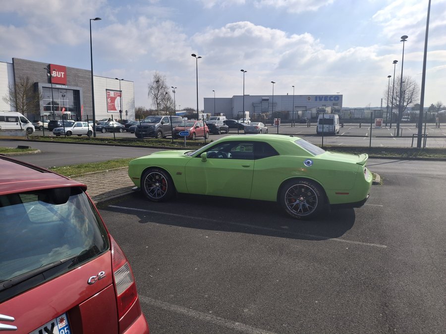 File:Green Verte Dodge Challenger SRT Claye-Souilly 5 Rear.jpg