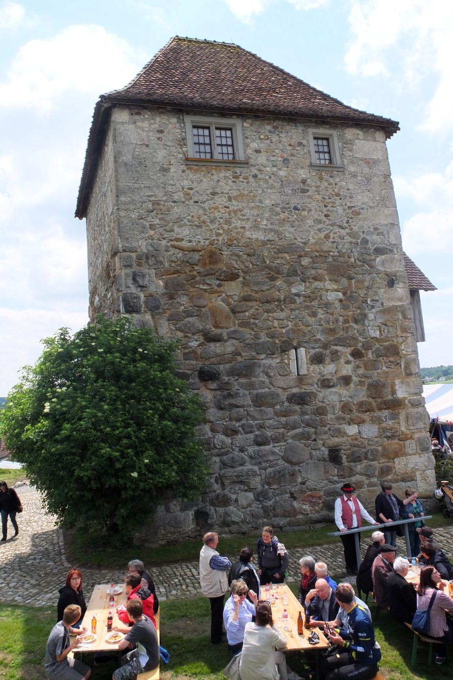 Башня в Хальтене в Вассермате.