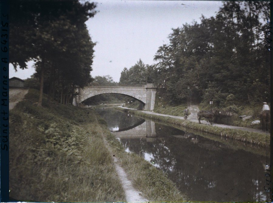 File:Ile de France, Villeparisis, Le Pont sur le Canal - A64315.jpg