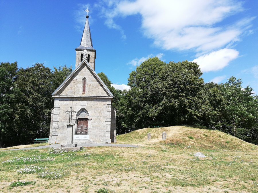 File:Chapelle bellegarde en marche.jpg